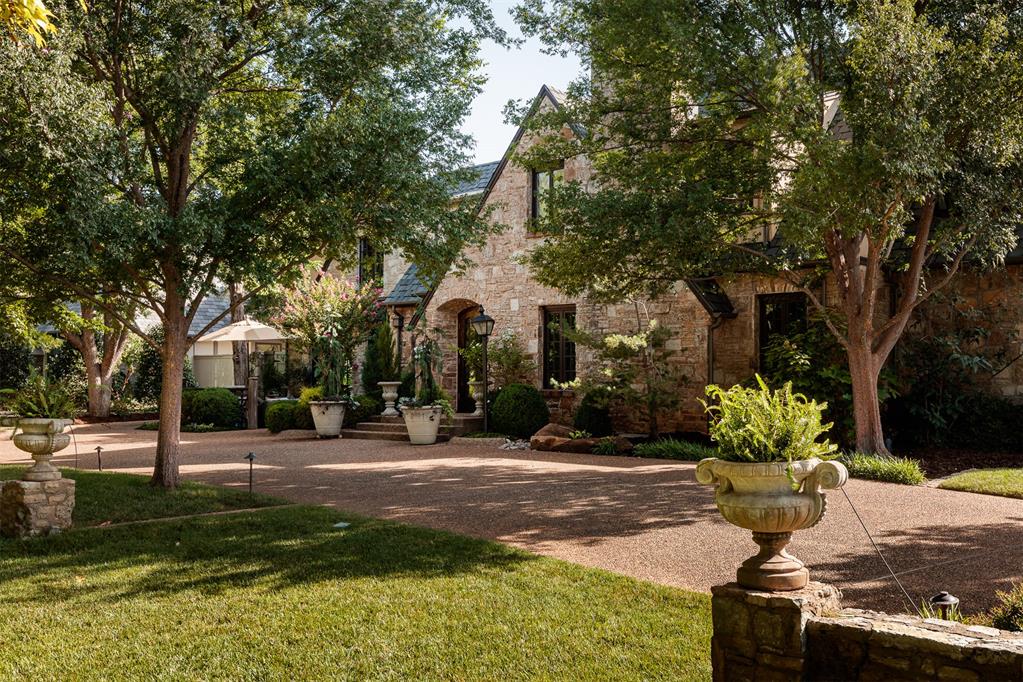 Photo of 6638 Avondale Drive, Oklahoma City, OK 73116
