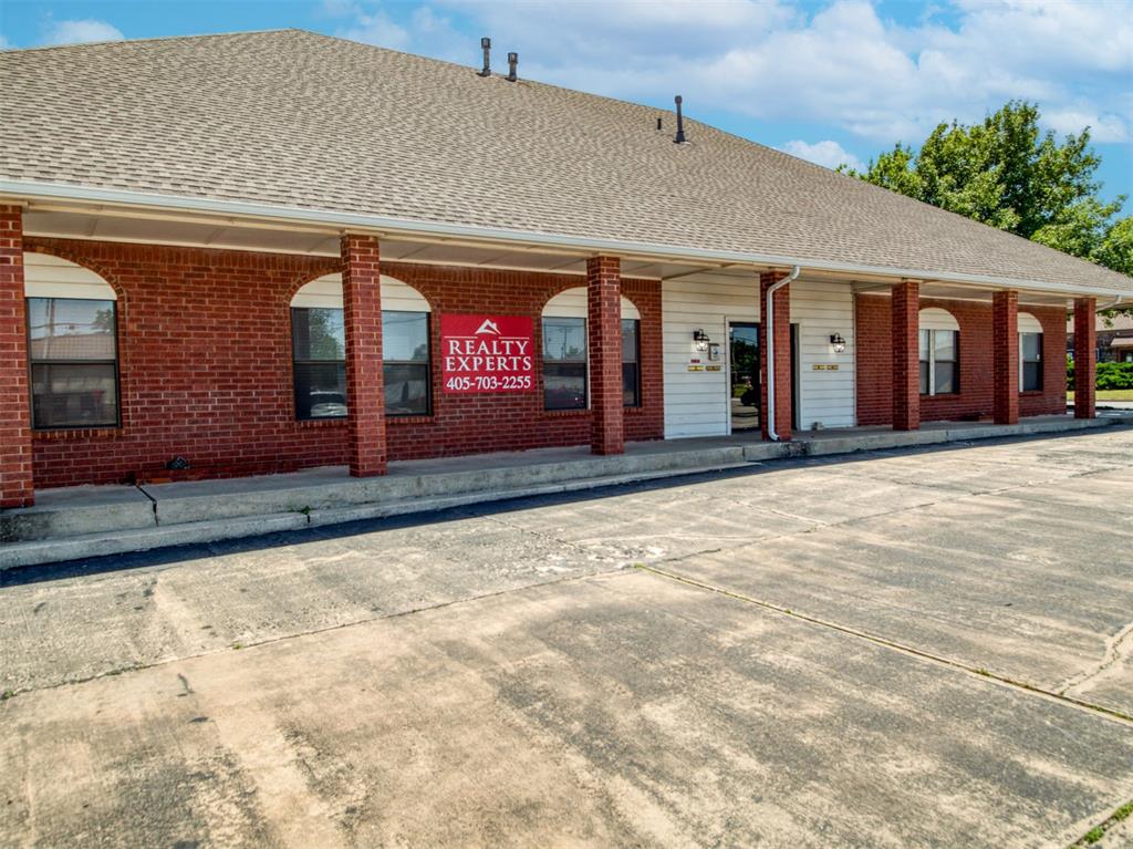 Photo of 504 Tower Drive, Moore, OK 73160