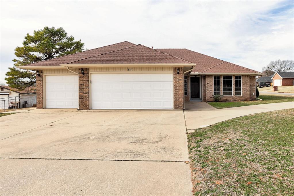 Photo of 517 Bob White Drive, Purcell, OK 73080