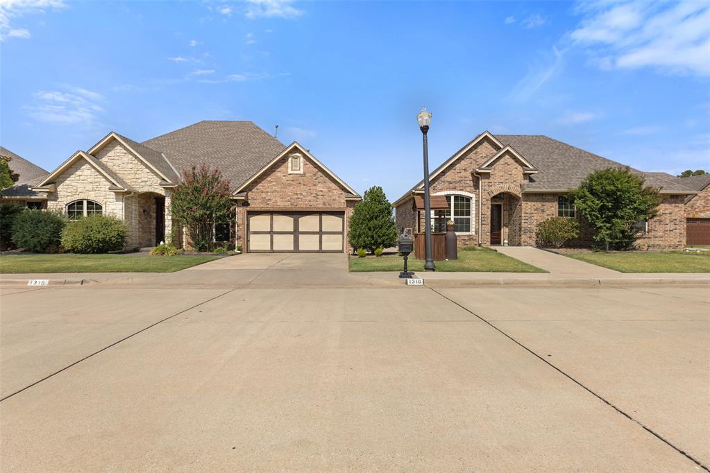 Photo of 1316 Katelyn Court, Yukon, OK 73099