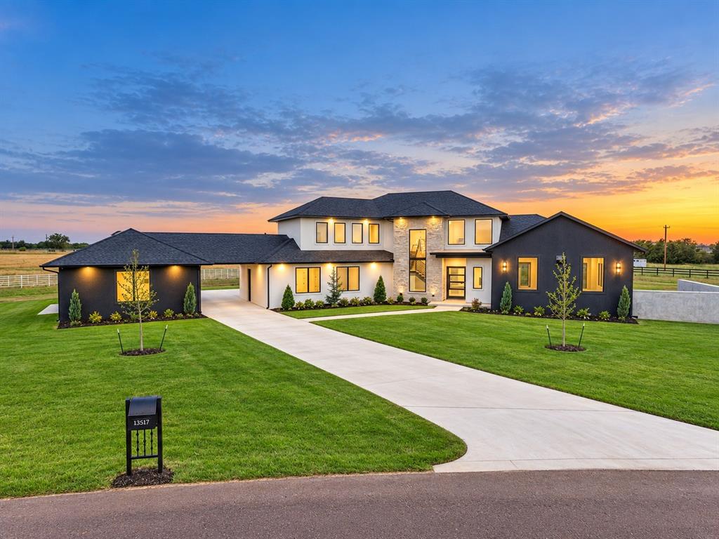Photo of 13517 Timber Ridge Lakes Boulevard, Yukon, OK 73099