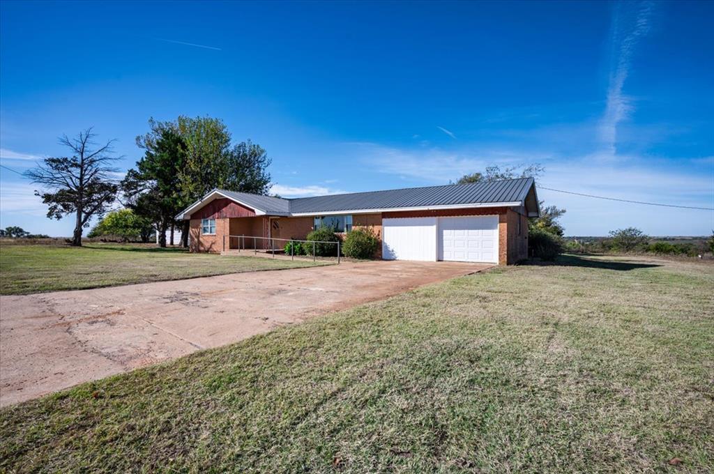 Photo of 7173 County Road 1160 Road, Lookeba, OK 73053