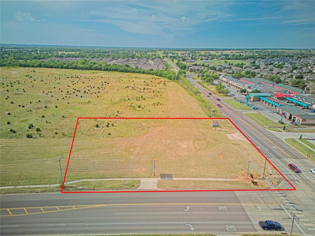 Photo of 200 S Cemetery Road, Yukon, OK 73099