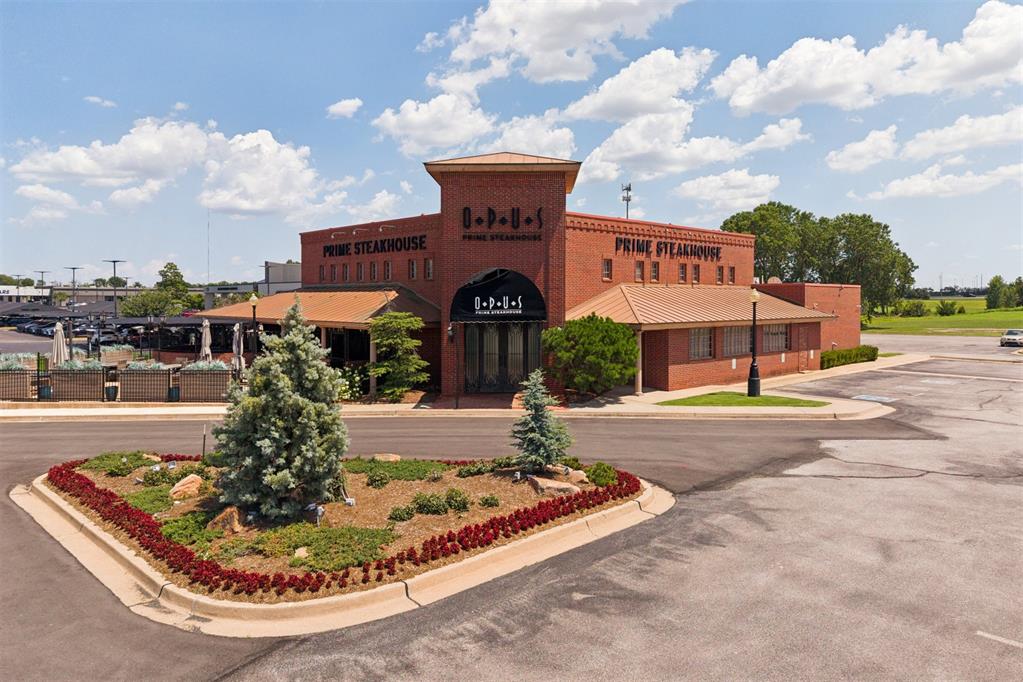 Photo of 800 W Memorial Road, Oklahoma City, OK 73114