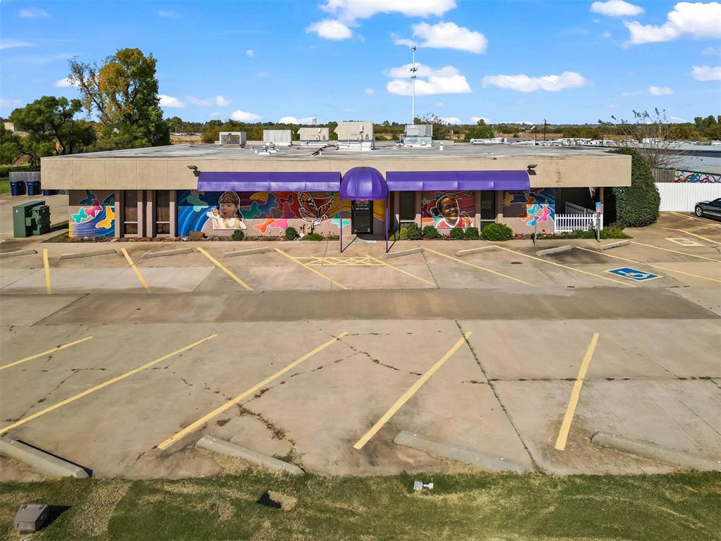 Photo of 11223 NW 10th Street, Yukon, OK 73099