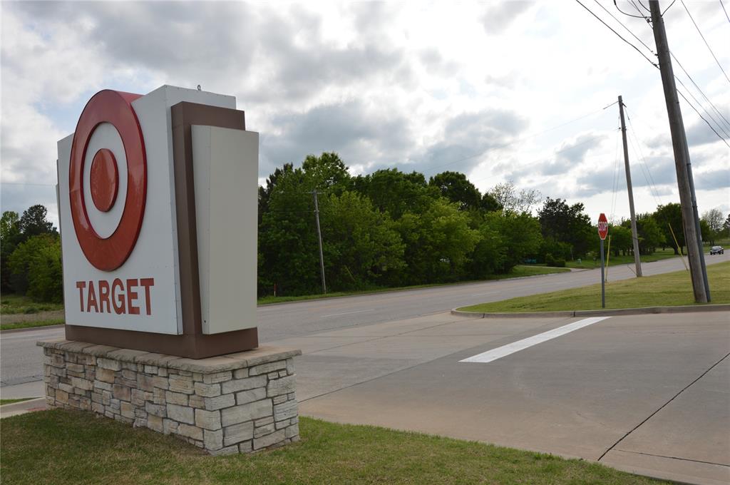 Photo of 13200 NW 10th Street, Yukon, OK 73099