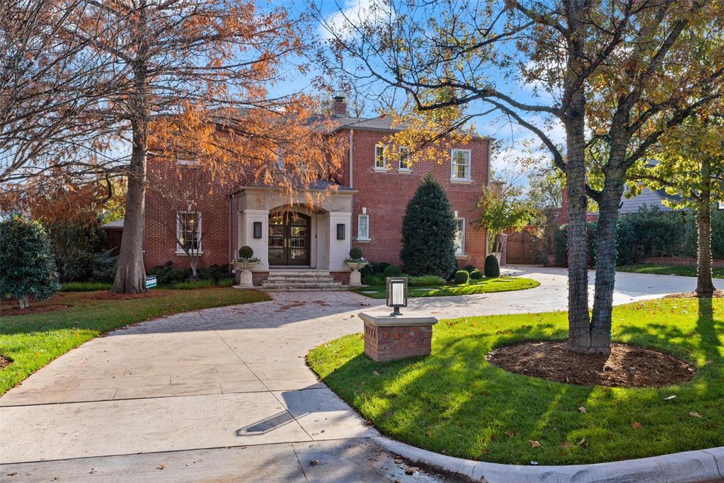 Photo of 1202 Larchmont Lane, Nichols Hills, OK 73116