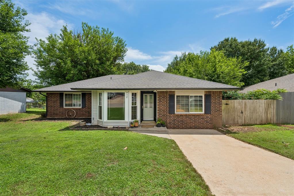 Photo of 912 Mockingbird Lane, Purcell, OK 73080