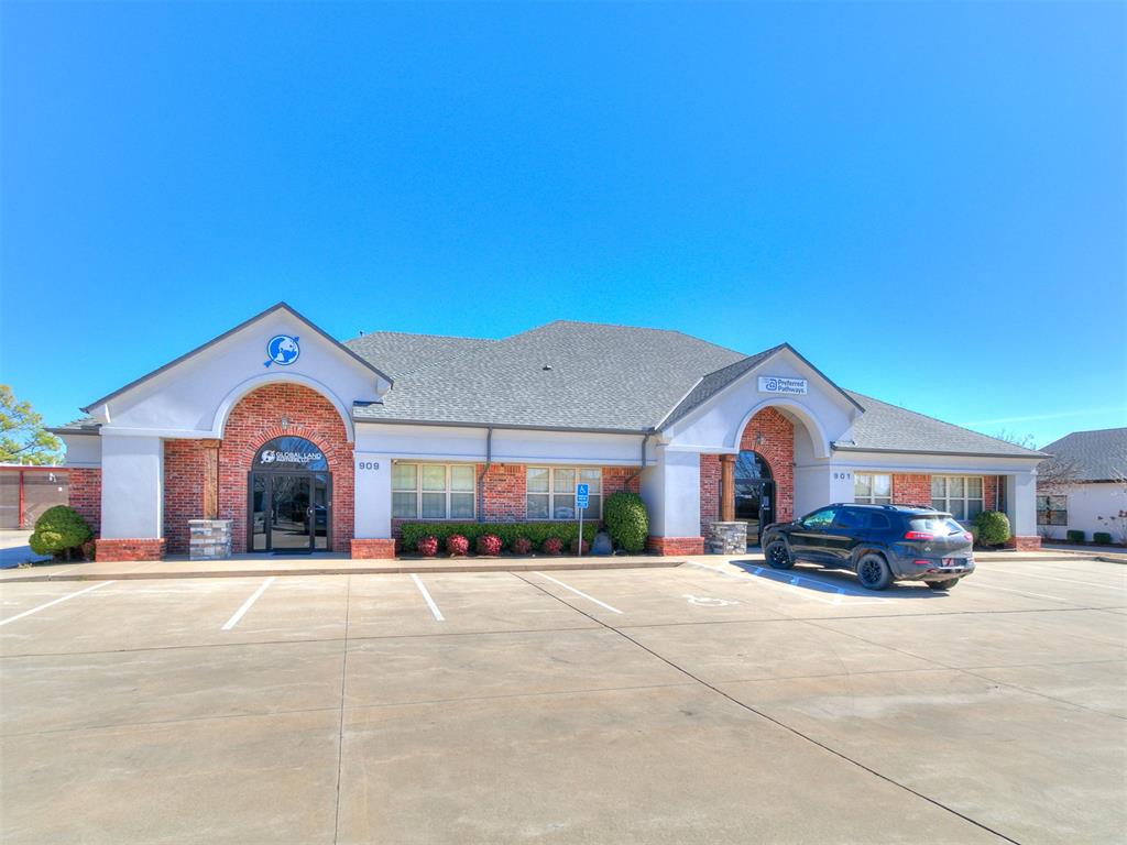 Photo of 901 Wall Street, Norman, OK 73069