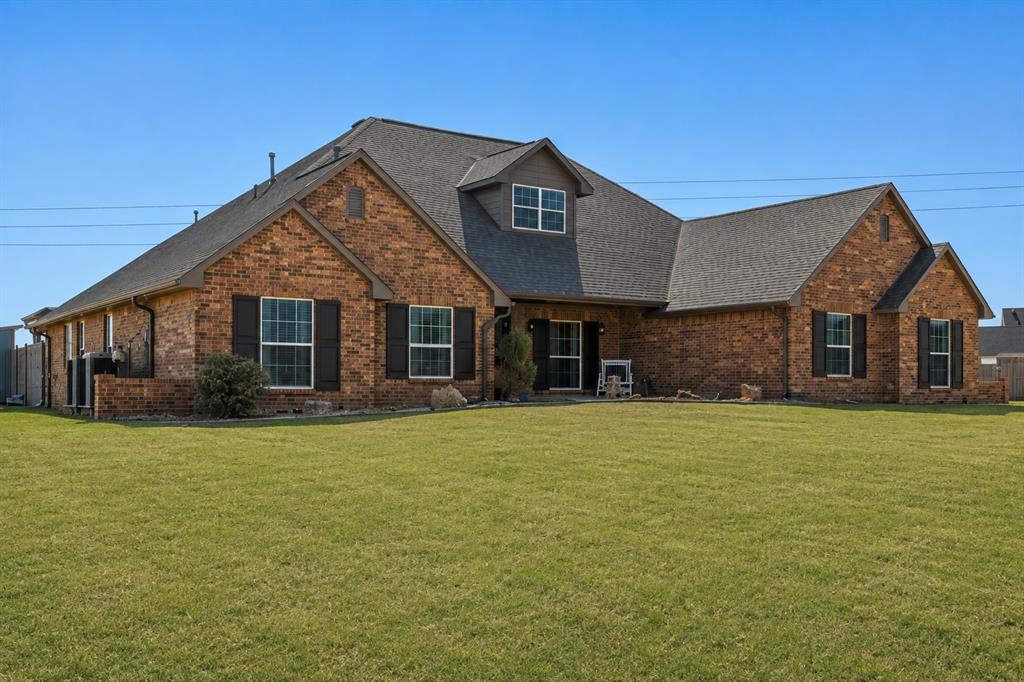 Photo of 10300 Joseph Way, Yukon, OK 73099