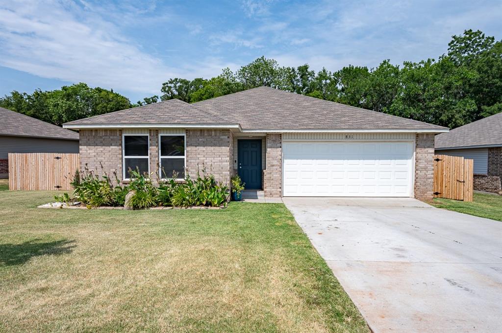Photo of 831 Twin Lakes Drive, Noble, OK 73068
