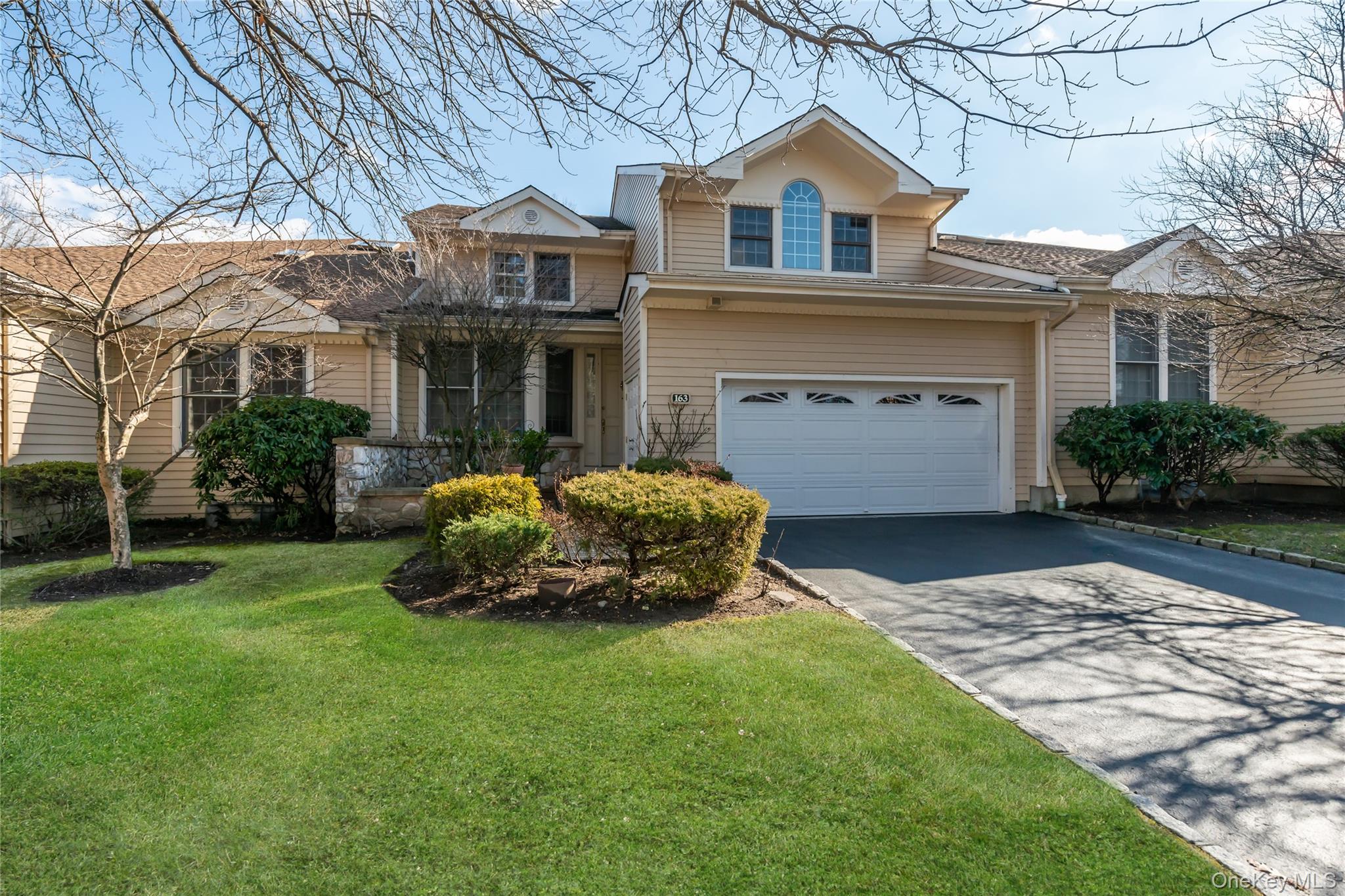 Photo of 163 Doral Court, Roslyn, NY 11576
