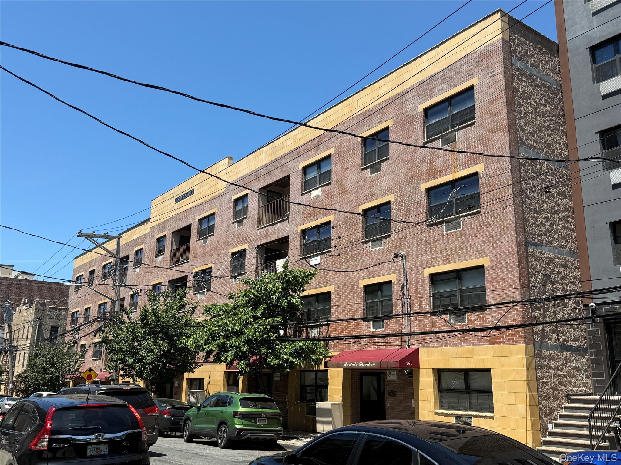 Photo of 753, 755, 757, 759, 761 E 214th Street, Bronx, NY 10467