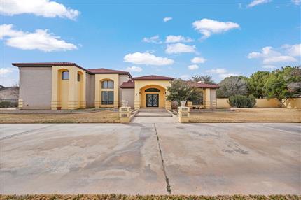 Photo of 2 Santa Fe Place, Odessa, TX 79765