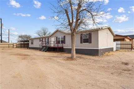 Photo of 429 Elm St, Kermit, TX 79745