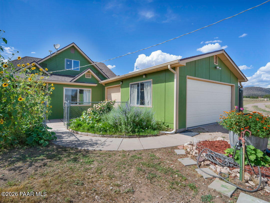 Photo of 765 W Gina Marie Boulevard, Paulden, AZ 86334