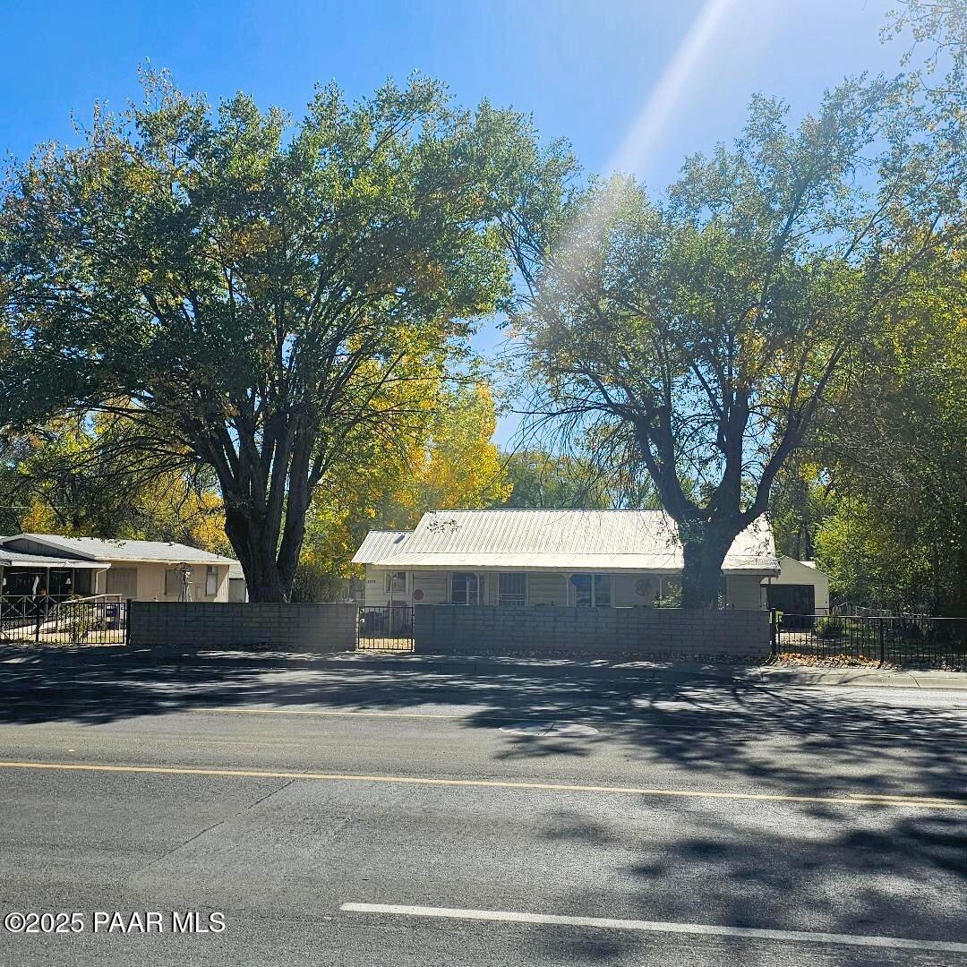 Photo of 353 Whipple Street, Prescott, AZ 86301