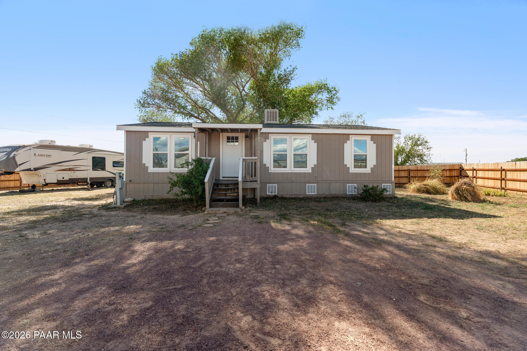 Photo of 325 W Acapulco Way, Paulden, AZ 86334