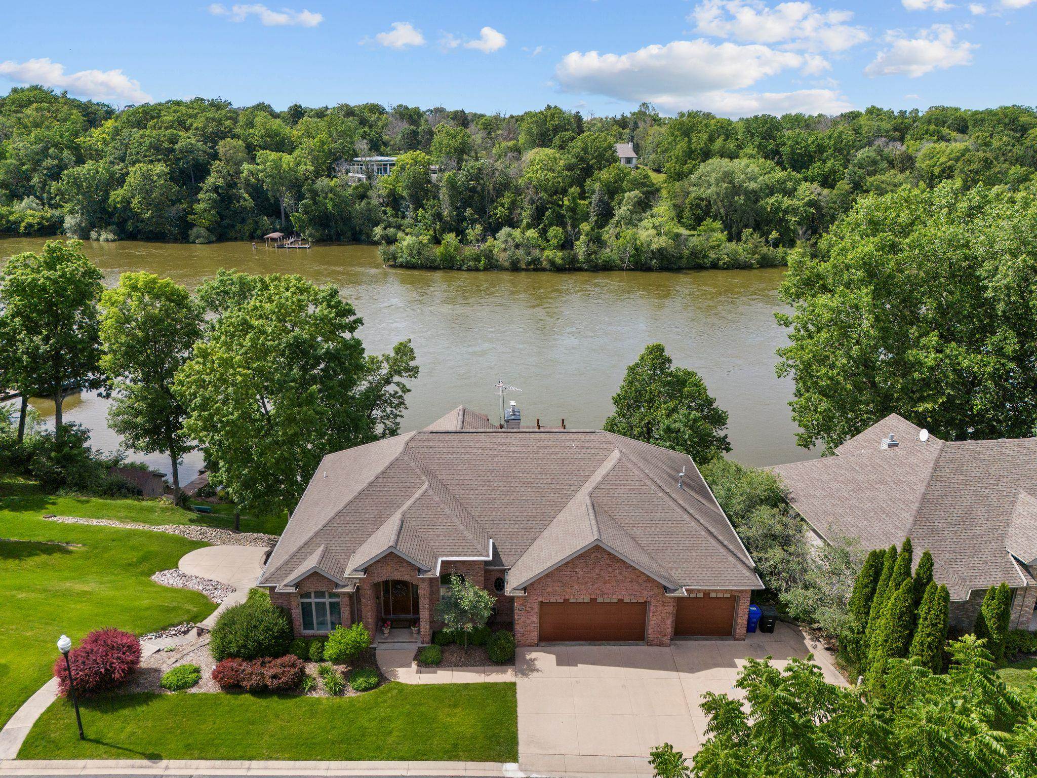 Photo of 94 HIDDEN ACRES Court, APPLETON, WI 54915