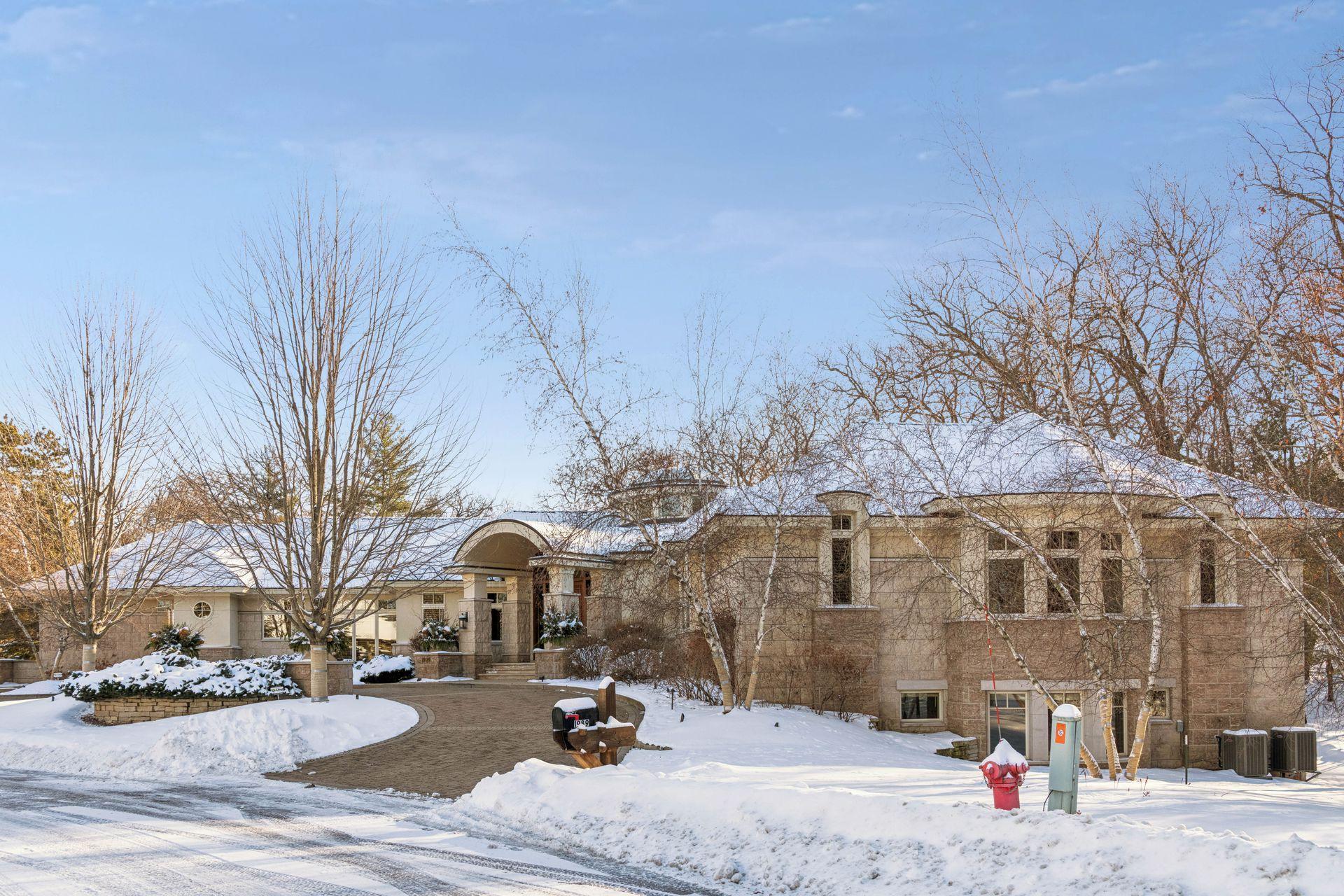 Photo of 1989 Dwight Lane, Minnetonka, MN 55305