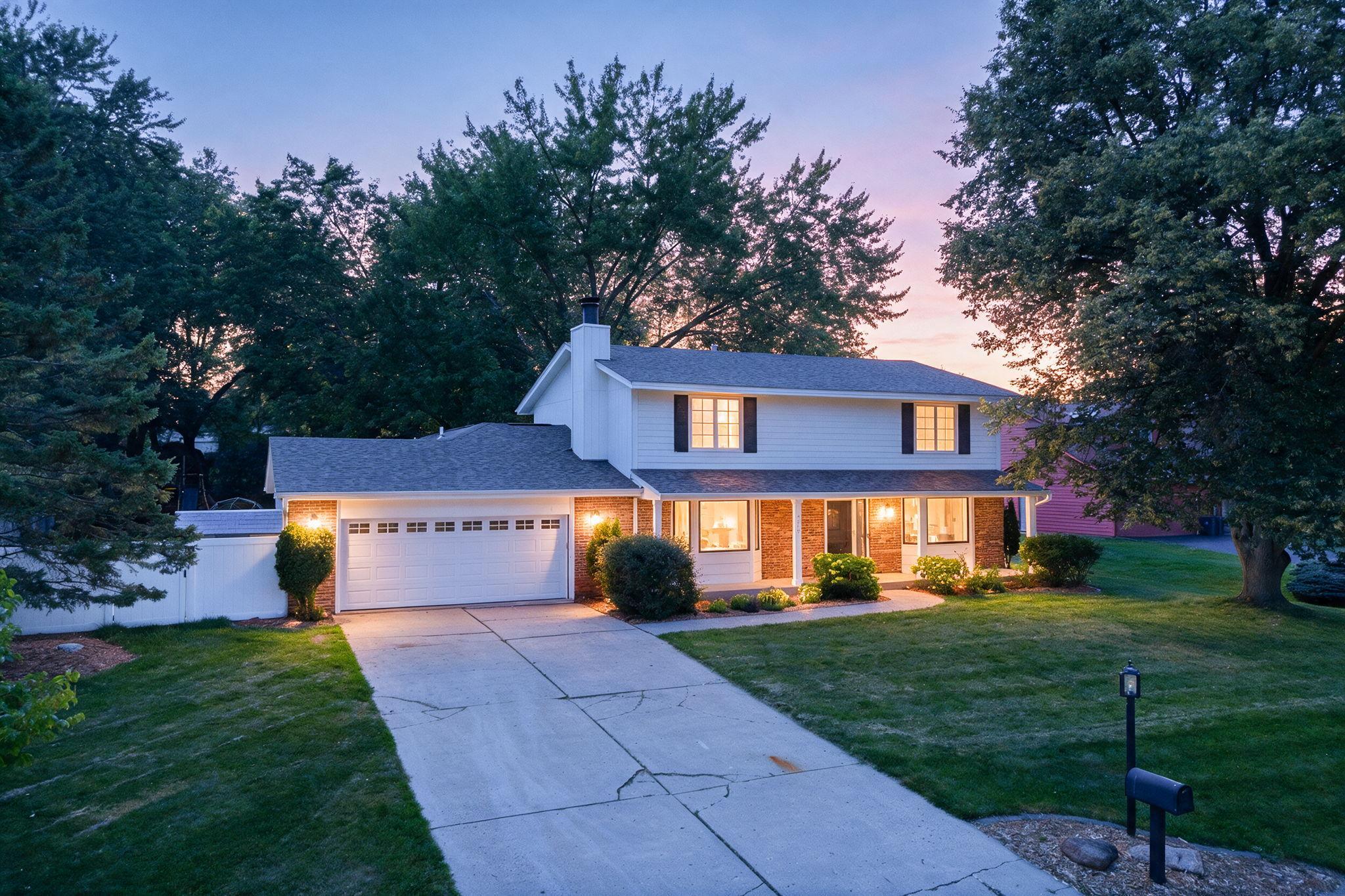 Photo of 7610 Heritage Road, Eden Prairie, MN 55346