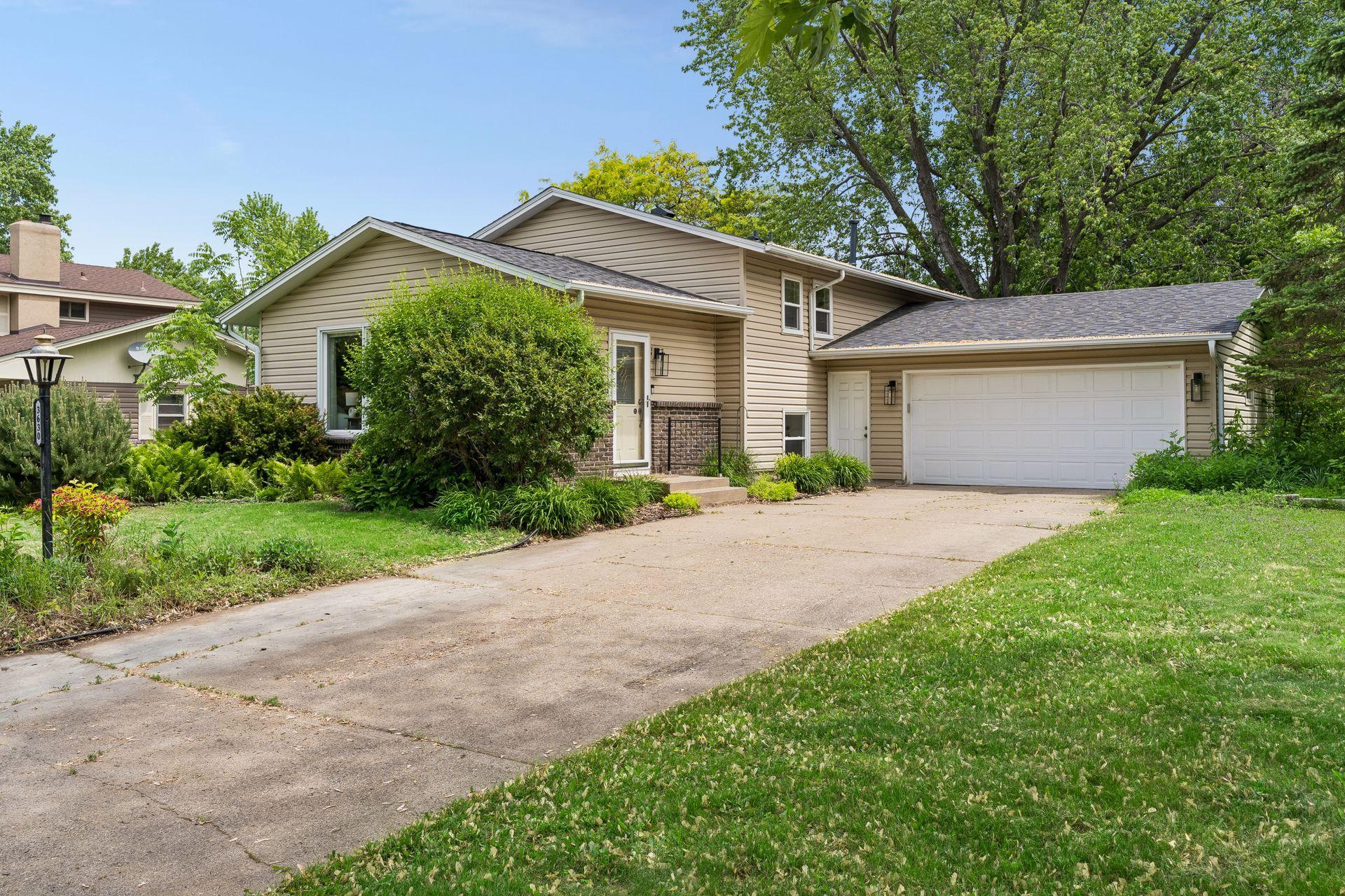 Photo of 3630 Quaker Lane N, Plymouth, MN 55441