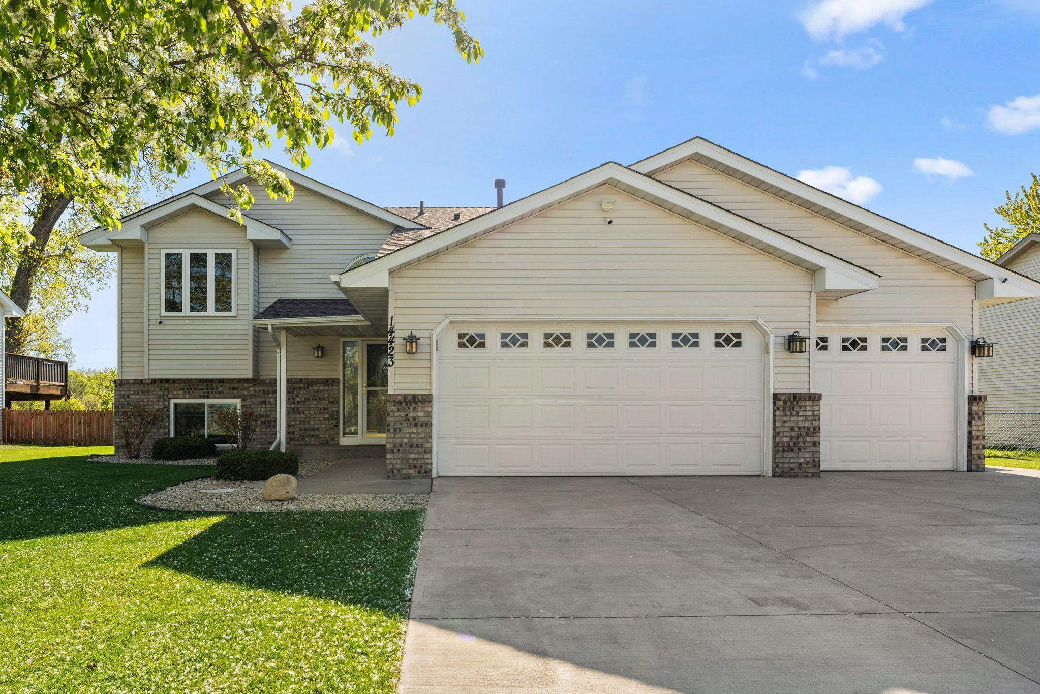 Photo of 14423 Vale Street NW, Andover, MN 55304