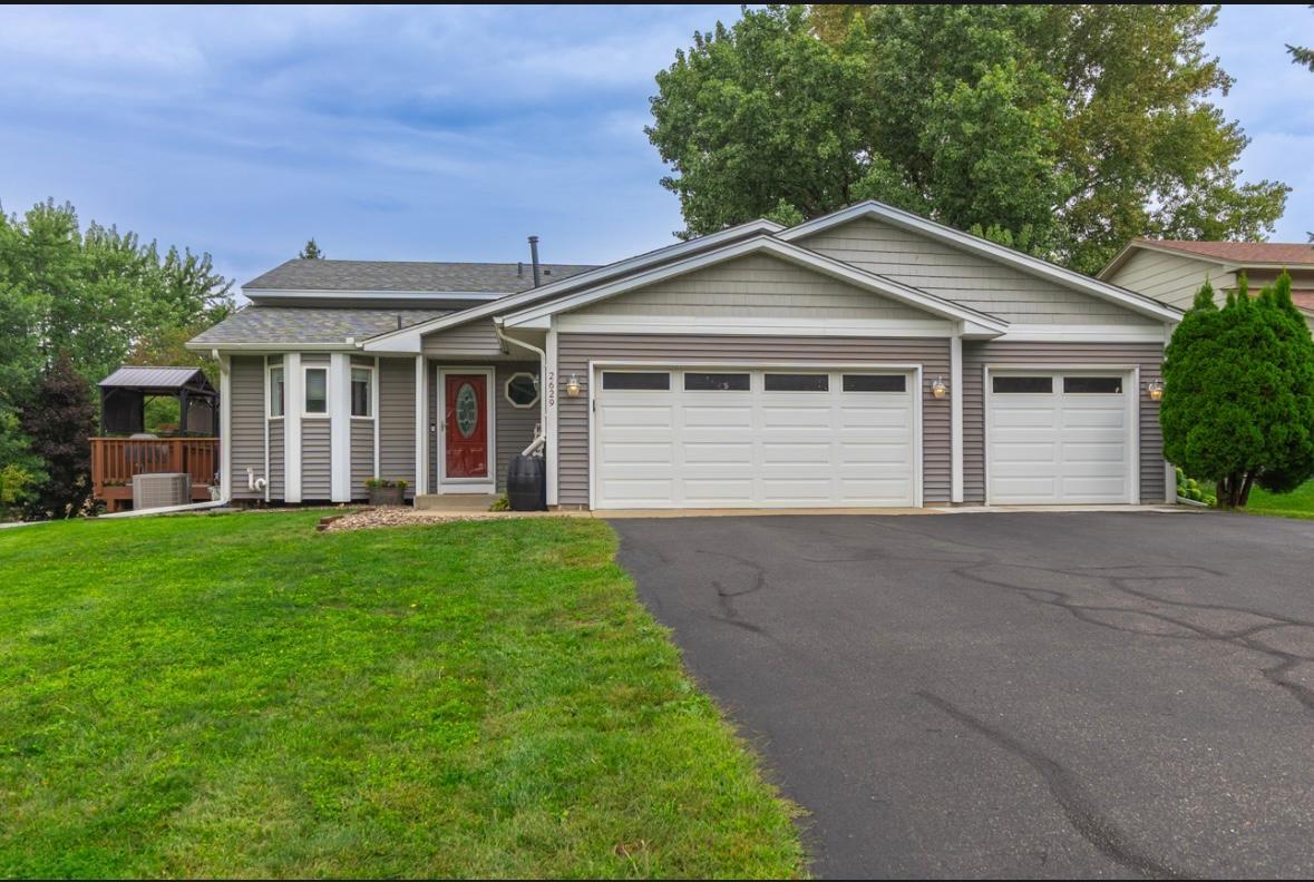 Photo of 2629 Copper Cliff Trail, Woodbury, MN 55125