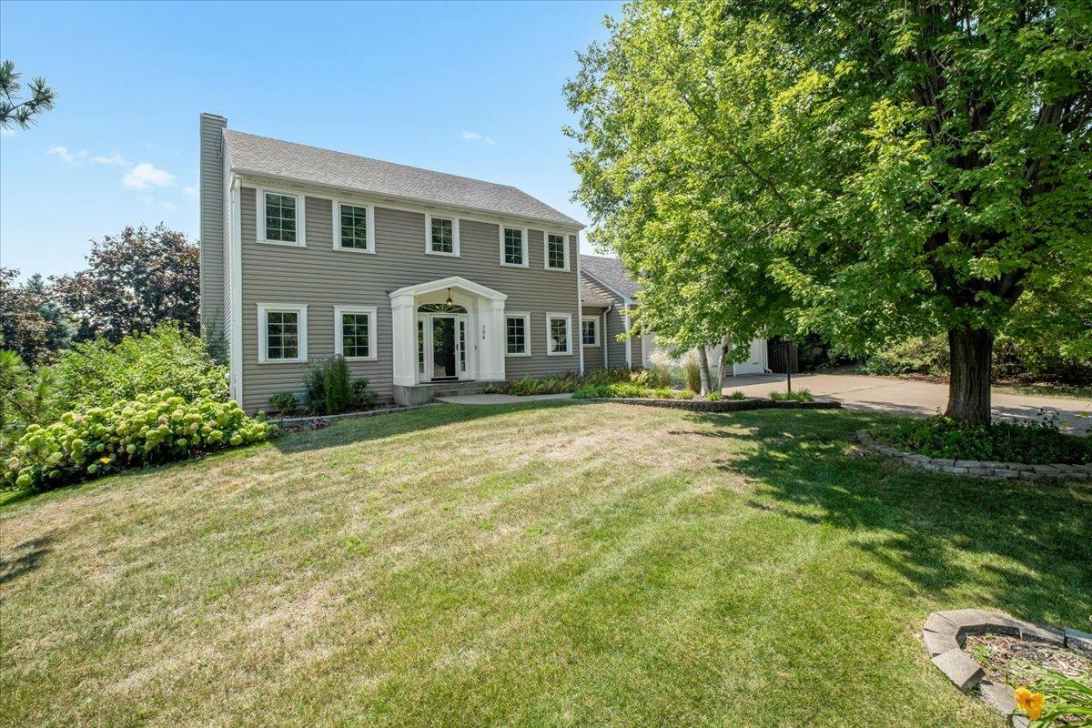 Photo of 794 Interlachen Draw, Woodbury, MN 55125