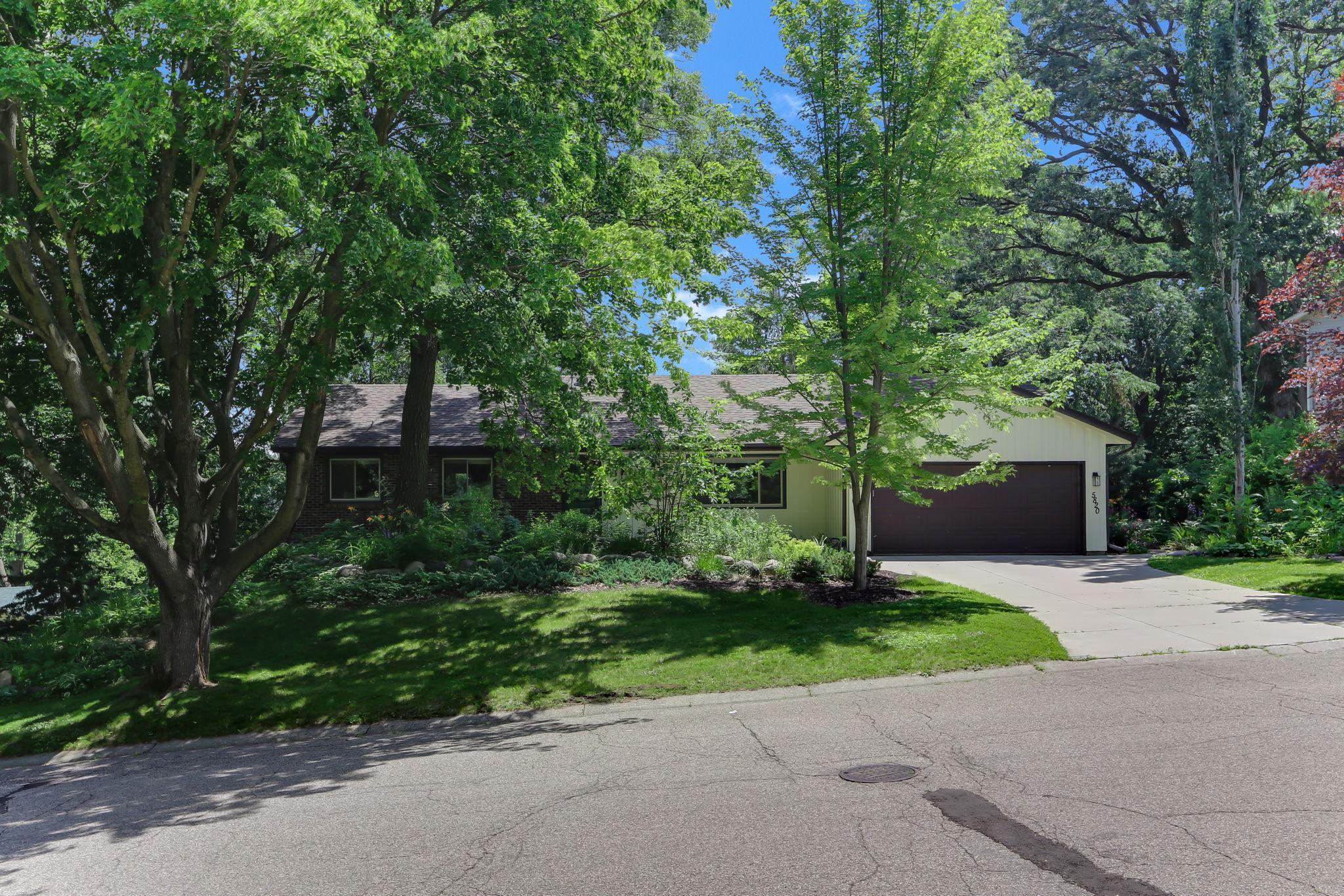 Photo of 5820 139th Street W, Apple Valley, MN 55124
