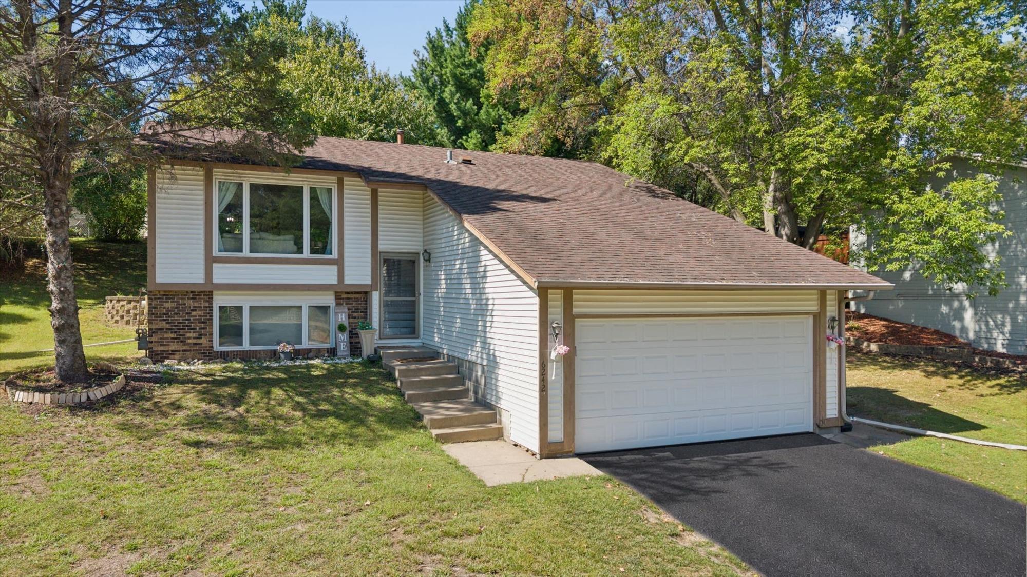 Photo of 6242 Whispering Oaks Drive, Eden Prairie, MN 55346
