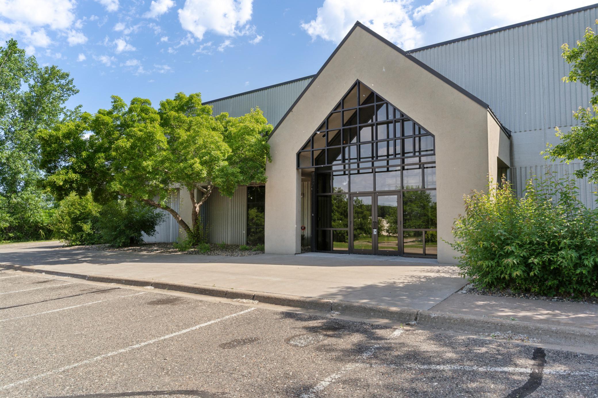 Photo of 405 Commerce Court, Vadnais Heights, MN 55127