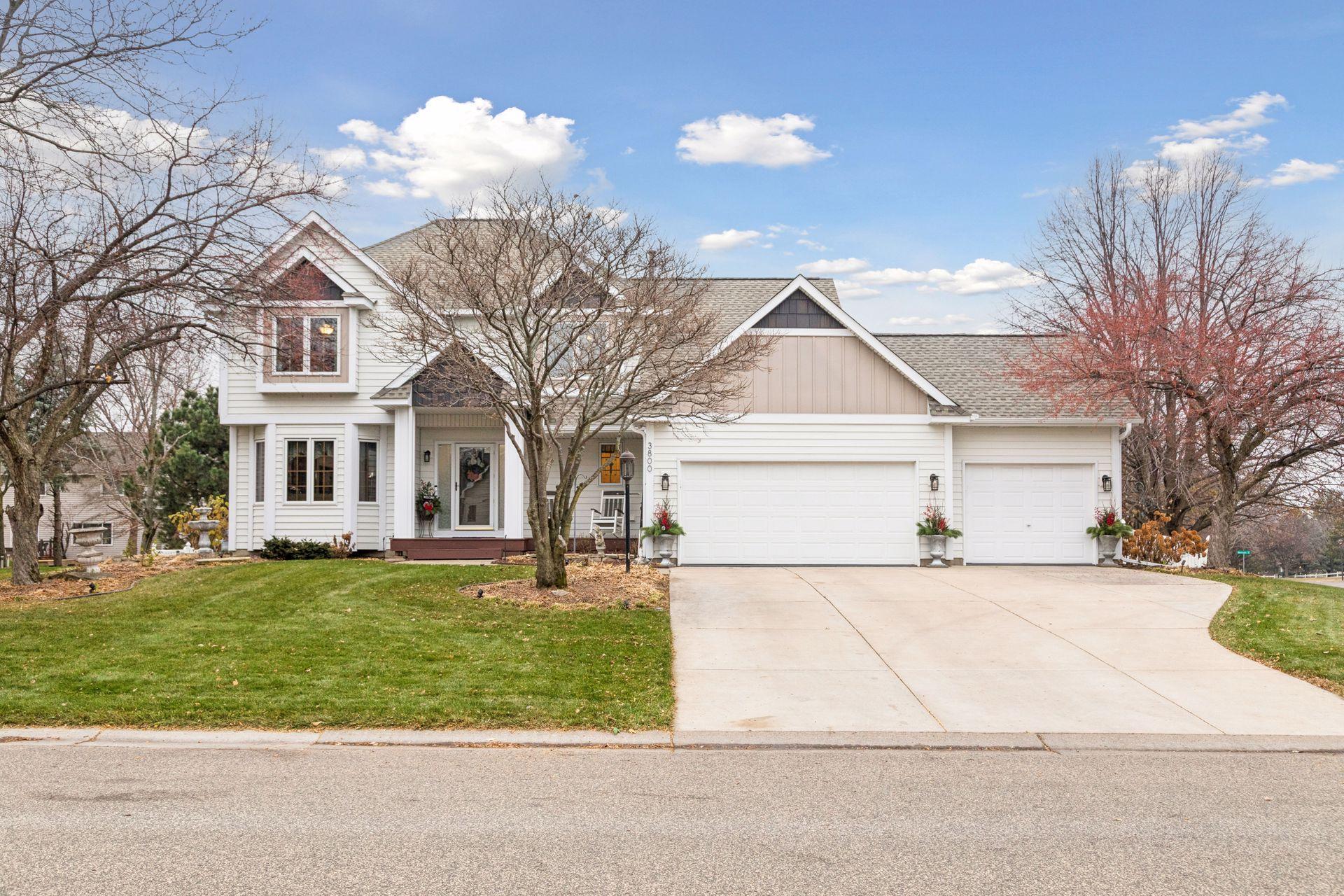 Photo of 3800 Jamestown Curve, Woodbury, MN 55129