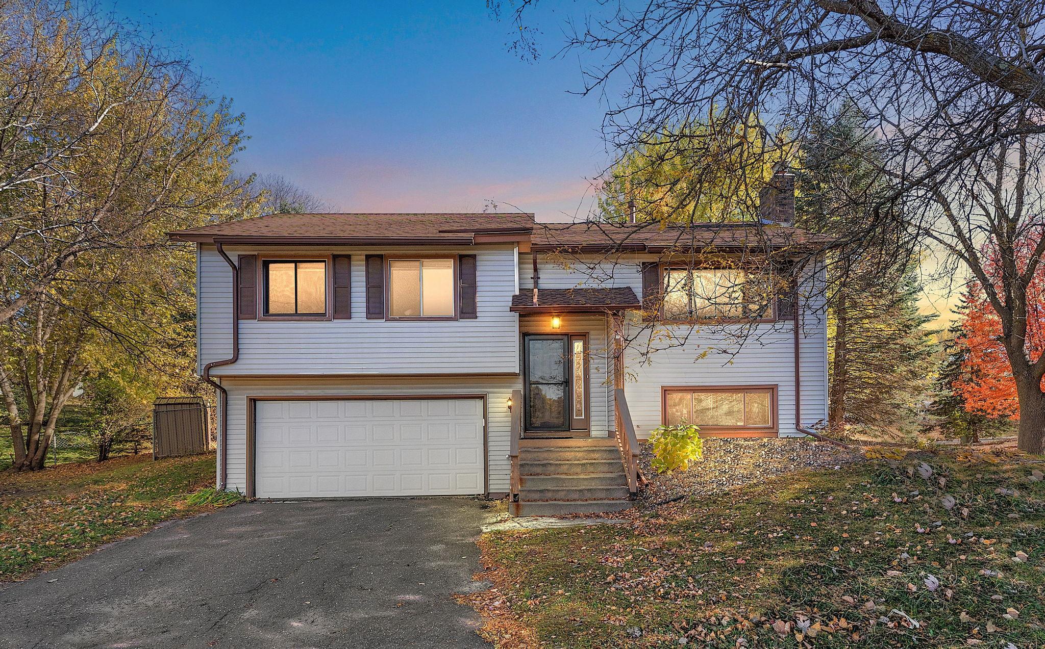 Photo of 6816 Stratford Court, Woodbury, MN 55125