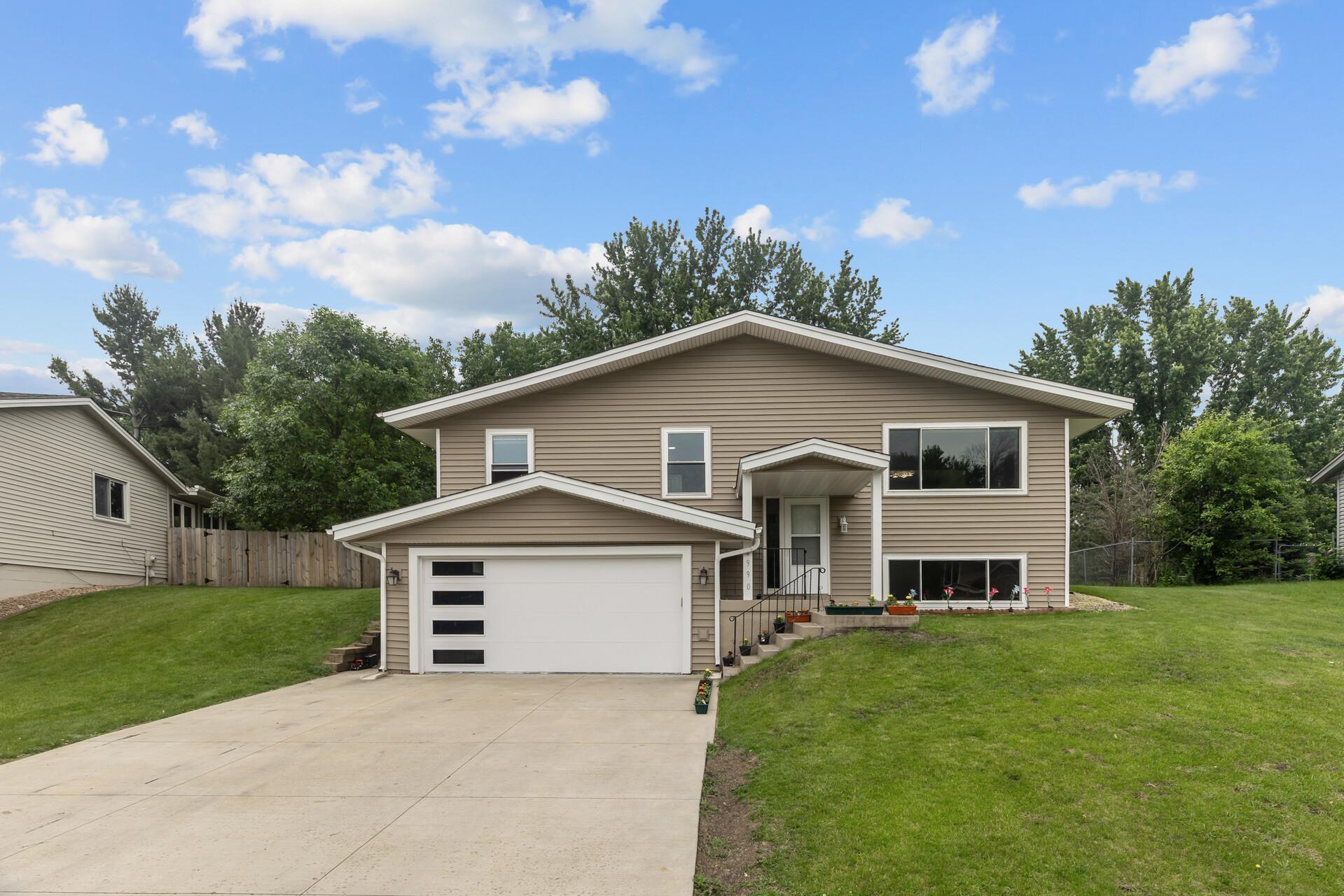 Photo of 4990 148th Path W, Apple Valley, MN 55124