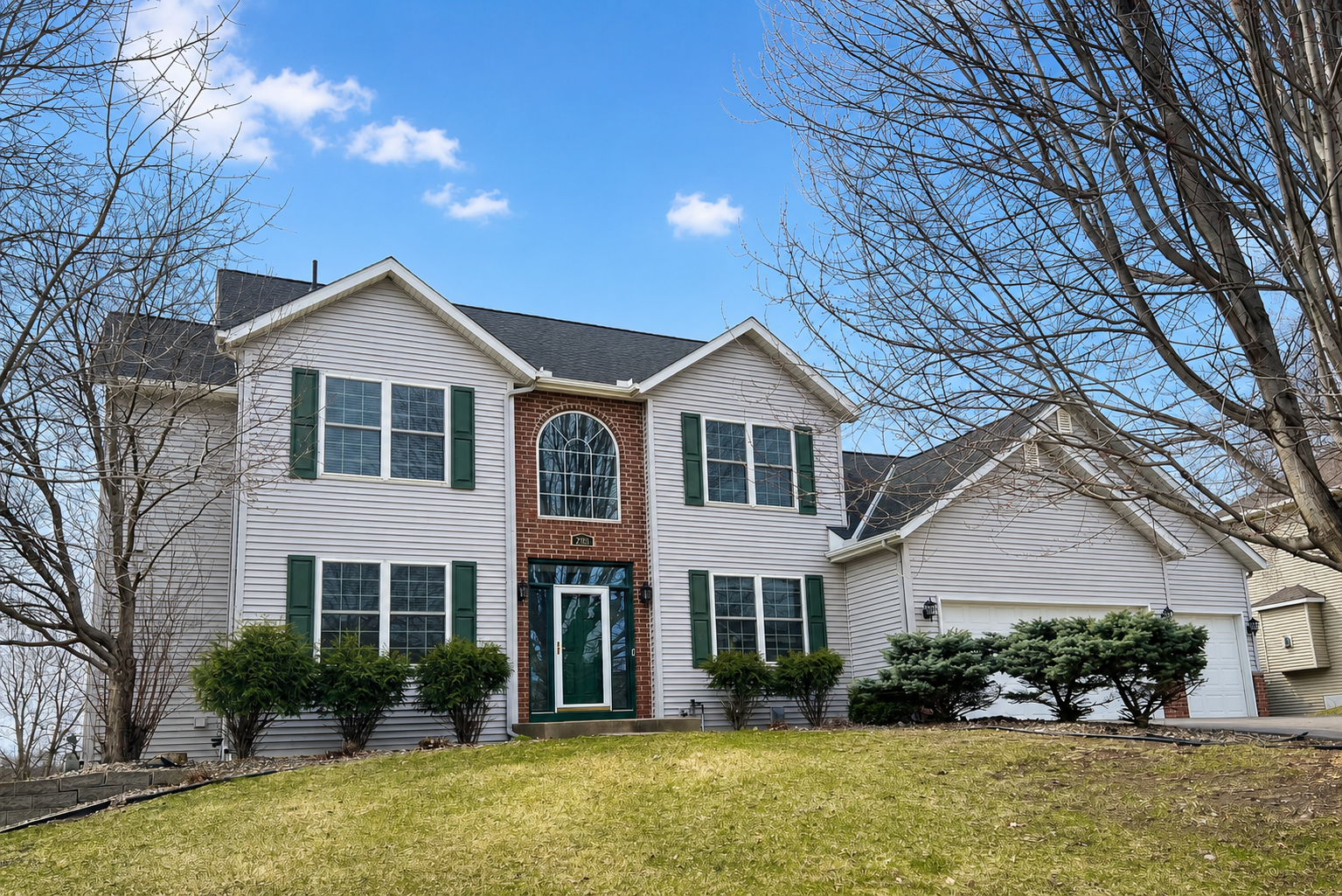 Photo of 2888 Eagle Valley Drive, Woodbury, MN 55129