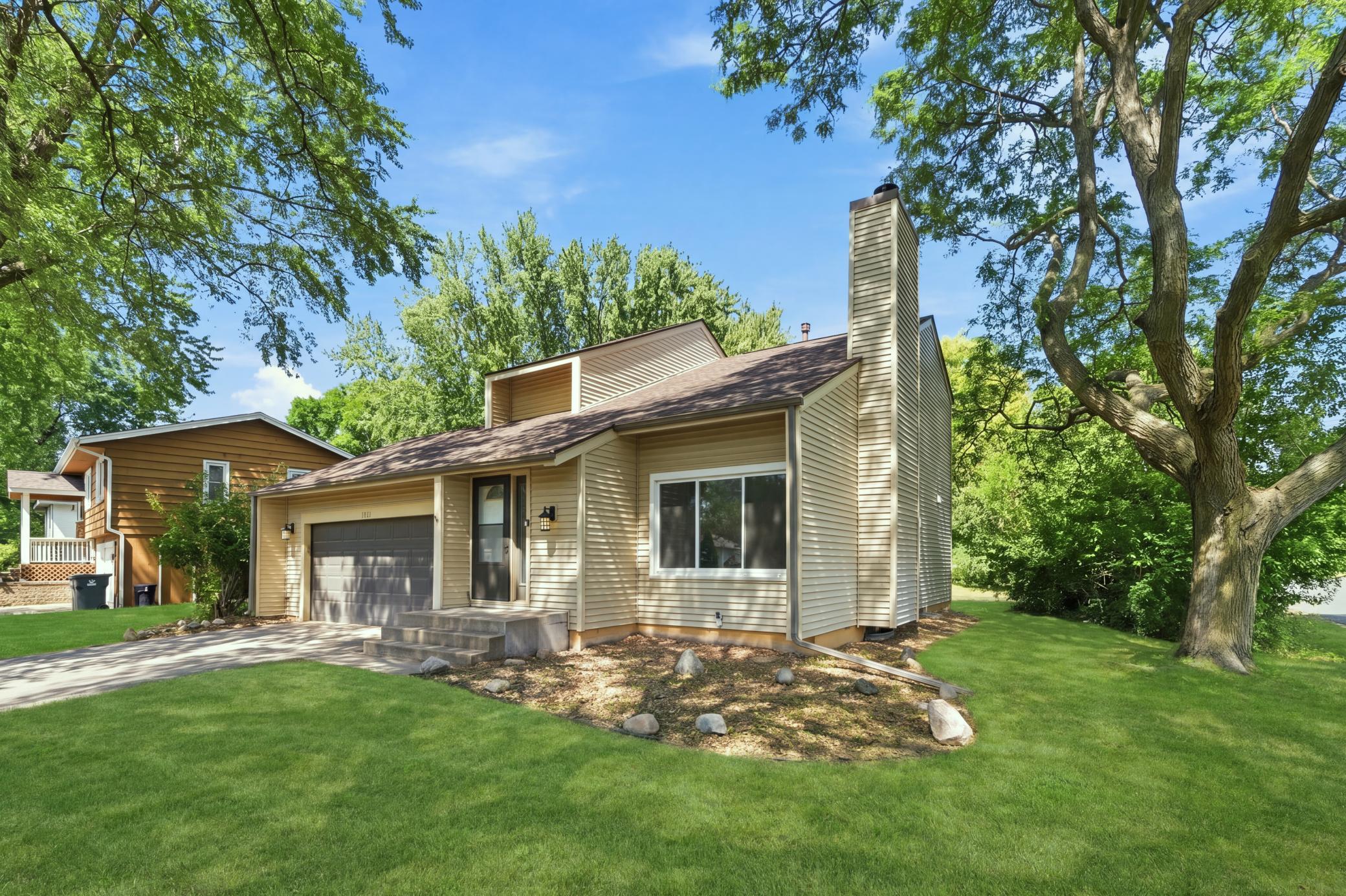 Photo of 8687 Ridgewind Road, Eden Prairie, MN 55344