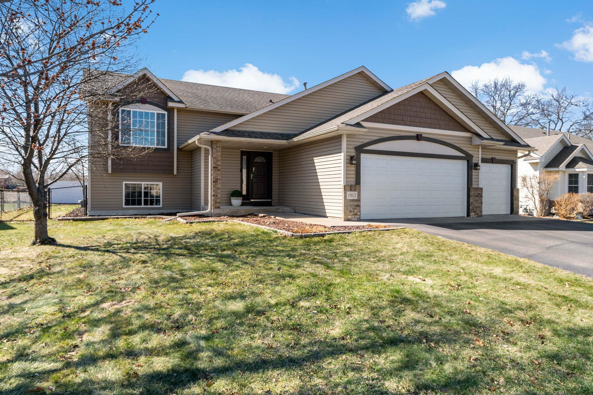 Photo of 1912 129th Avenue NE, Blaine, MN 55449