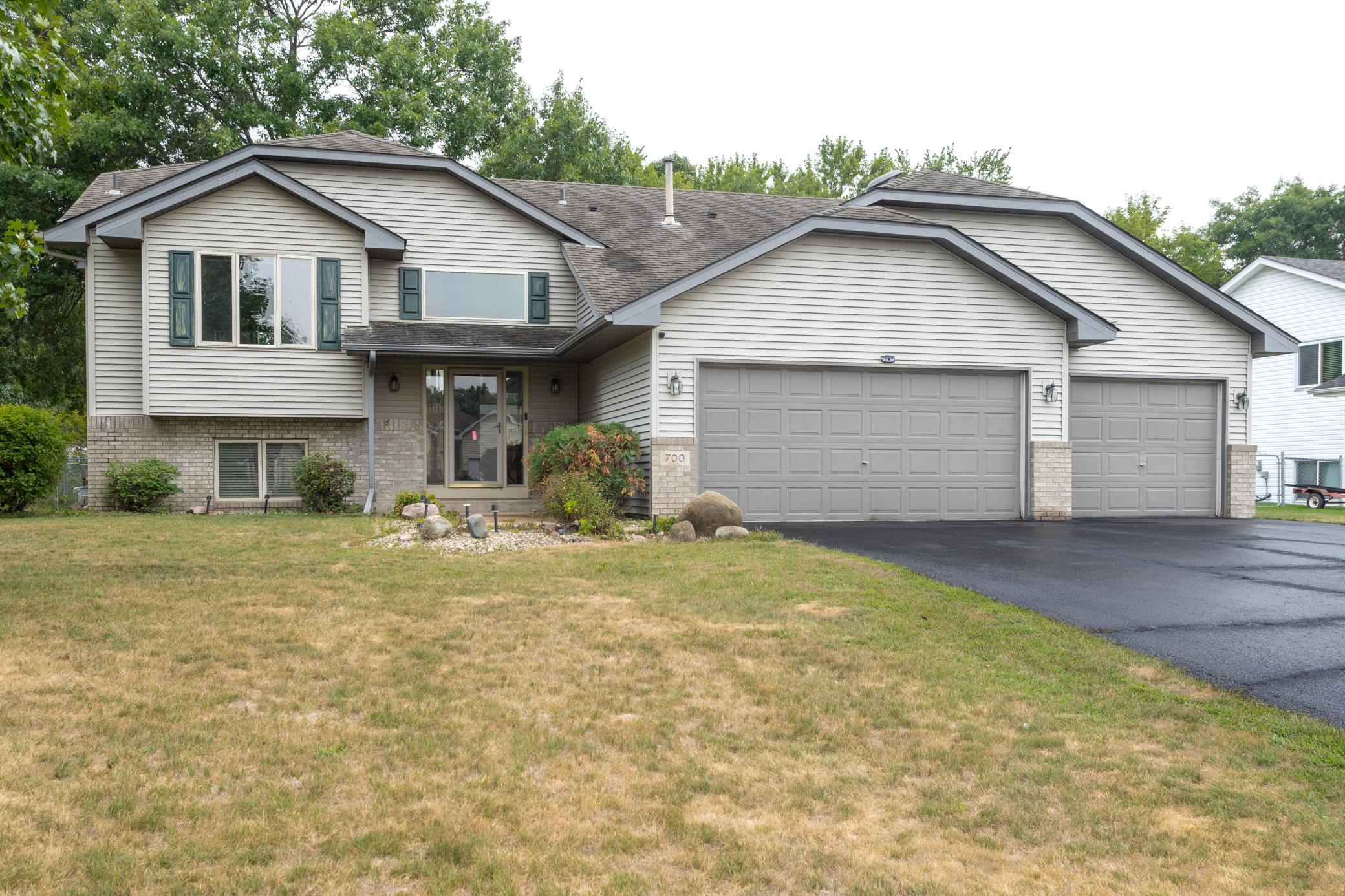 Photo of 700 141st Avenue NW, Andover, MN 55304