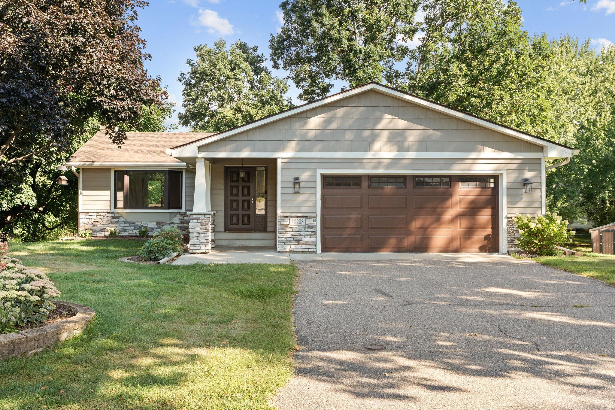 Photo of 18208 Valley View Road, Eden Prairie, MN 55346
