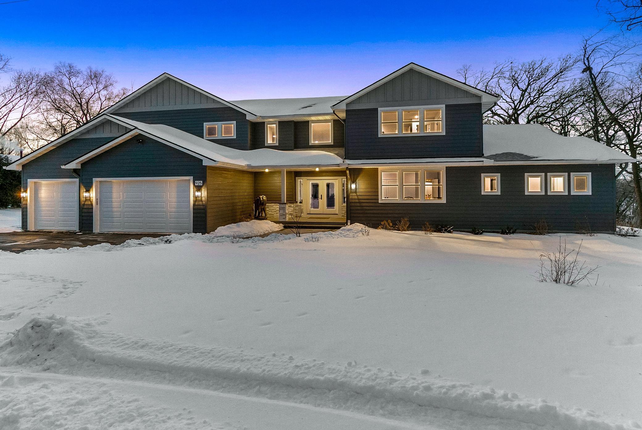 Photo of 925 Minnesota Lane N, Plymouth, MN 55447