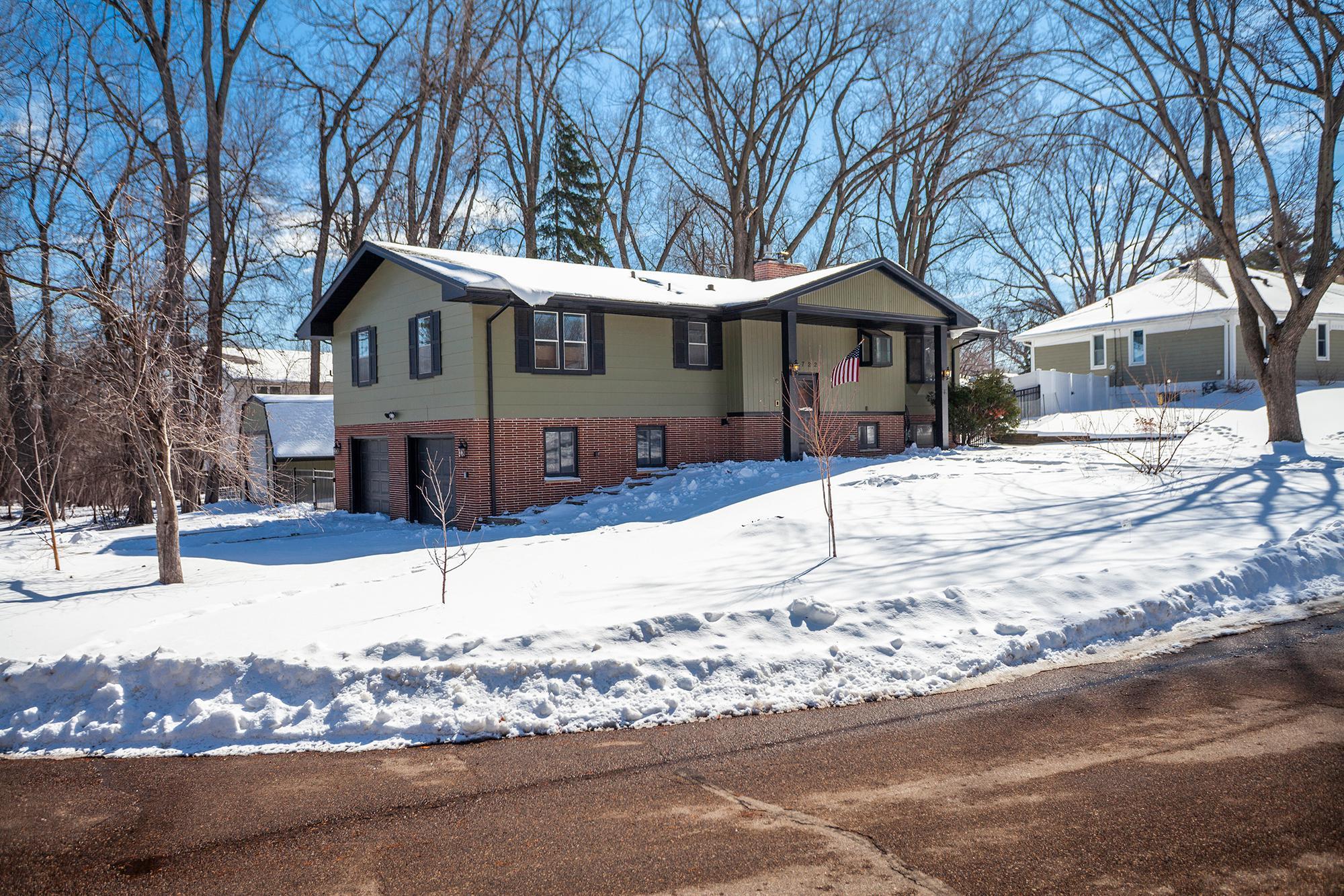 Photo of 2722 Vale Crest Road, Crystal, MN 55422