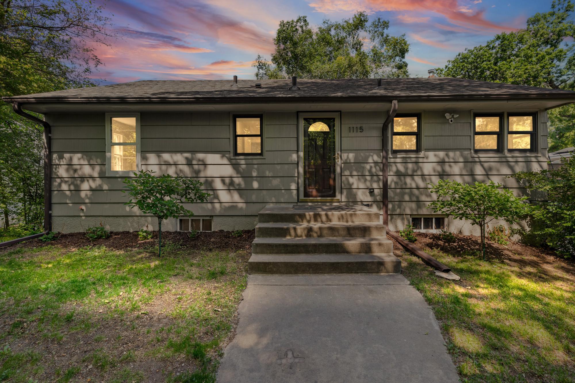 Photo of 1115 W Medicine Lake Drive, Plymouth, MN 55441