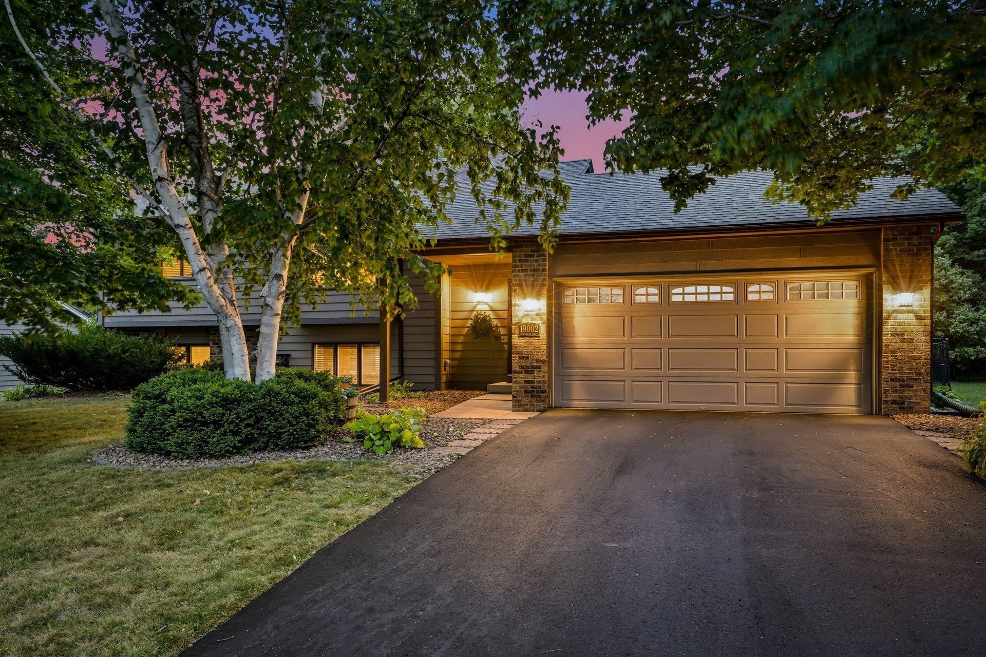 Photo of 19002 Barrington Drive, Eden Prairie, MN 55346
