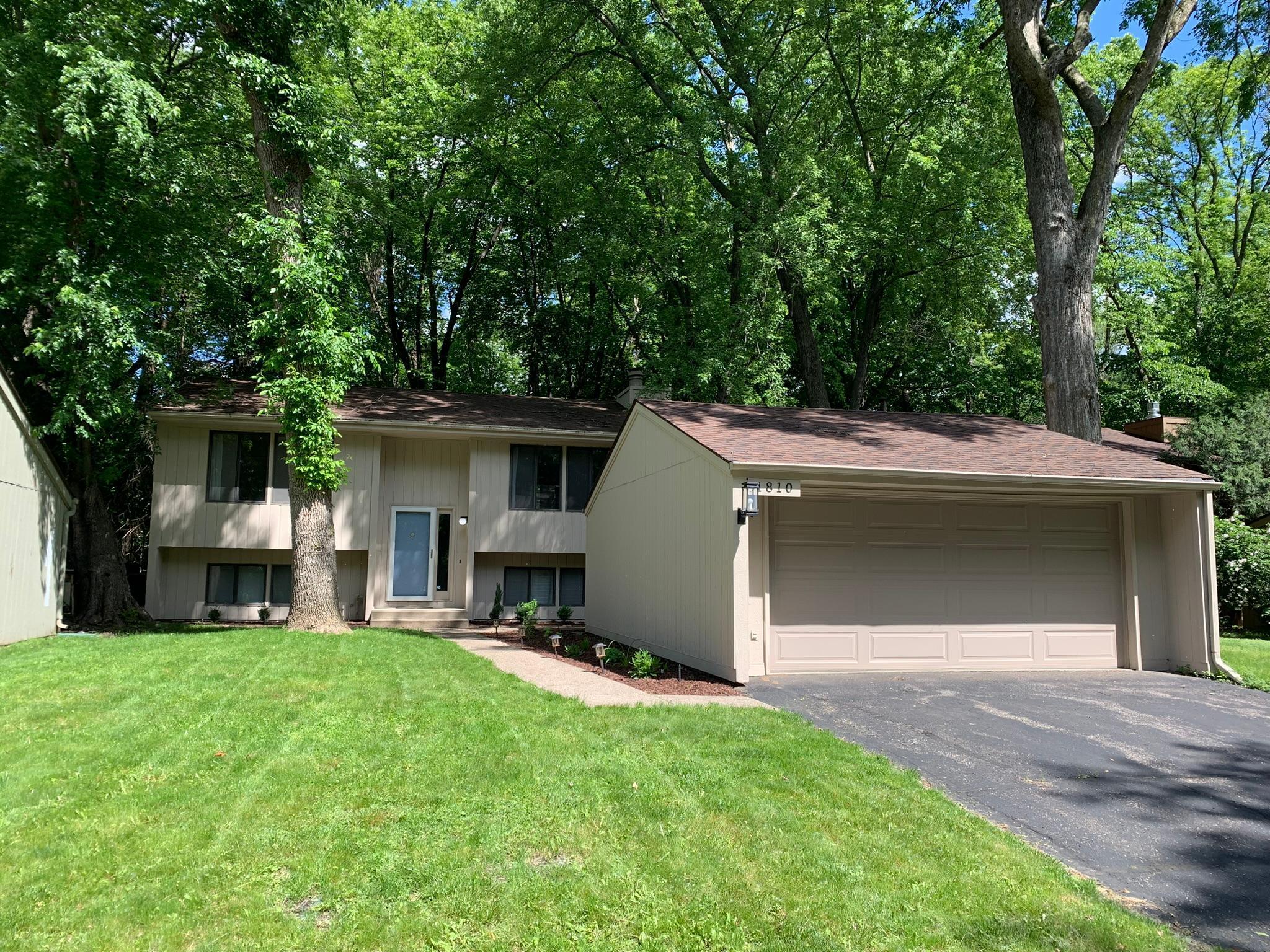Photo of 1810 Comstock Lane N, Plymouth, MN 55447