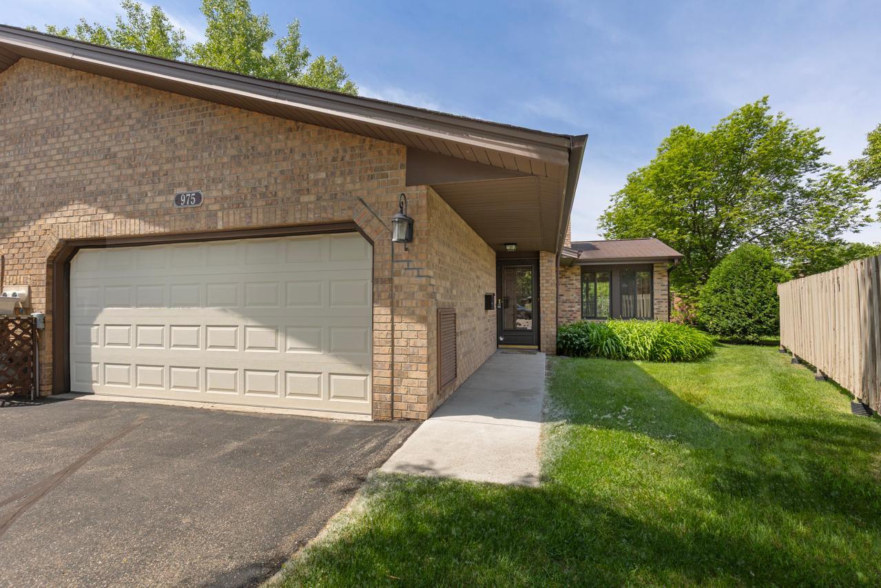 Photo of 975 Yuma Lane N, Plymouth, MN 55447