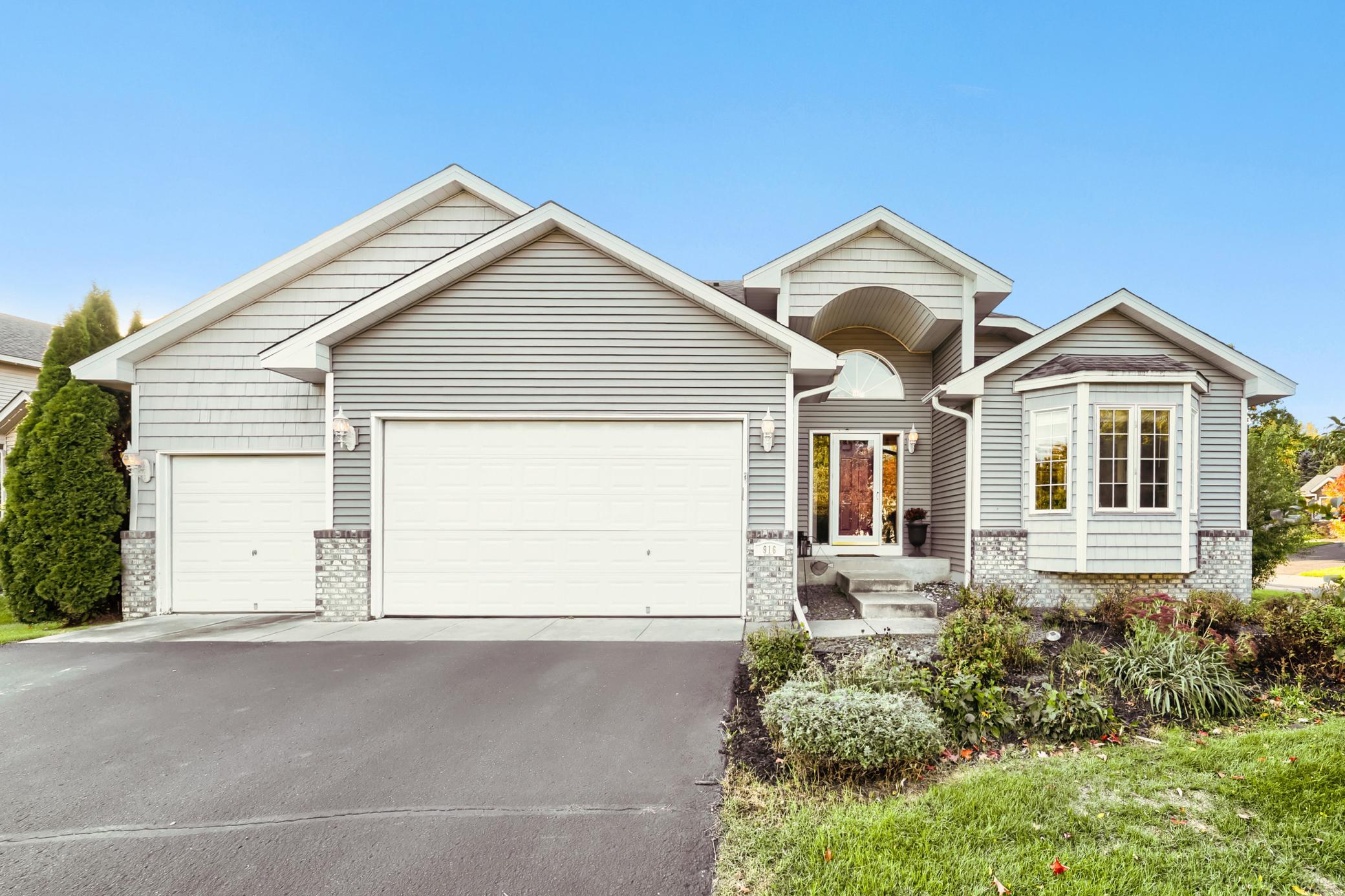 Photo of 916 140th Lane NW, Andover, MN 55304