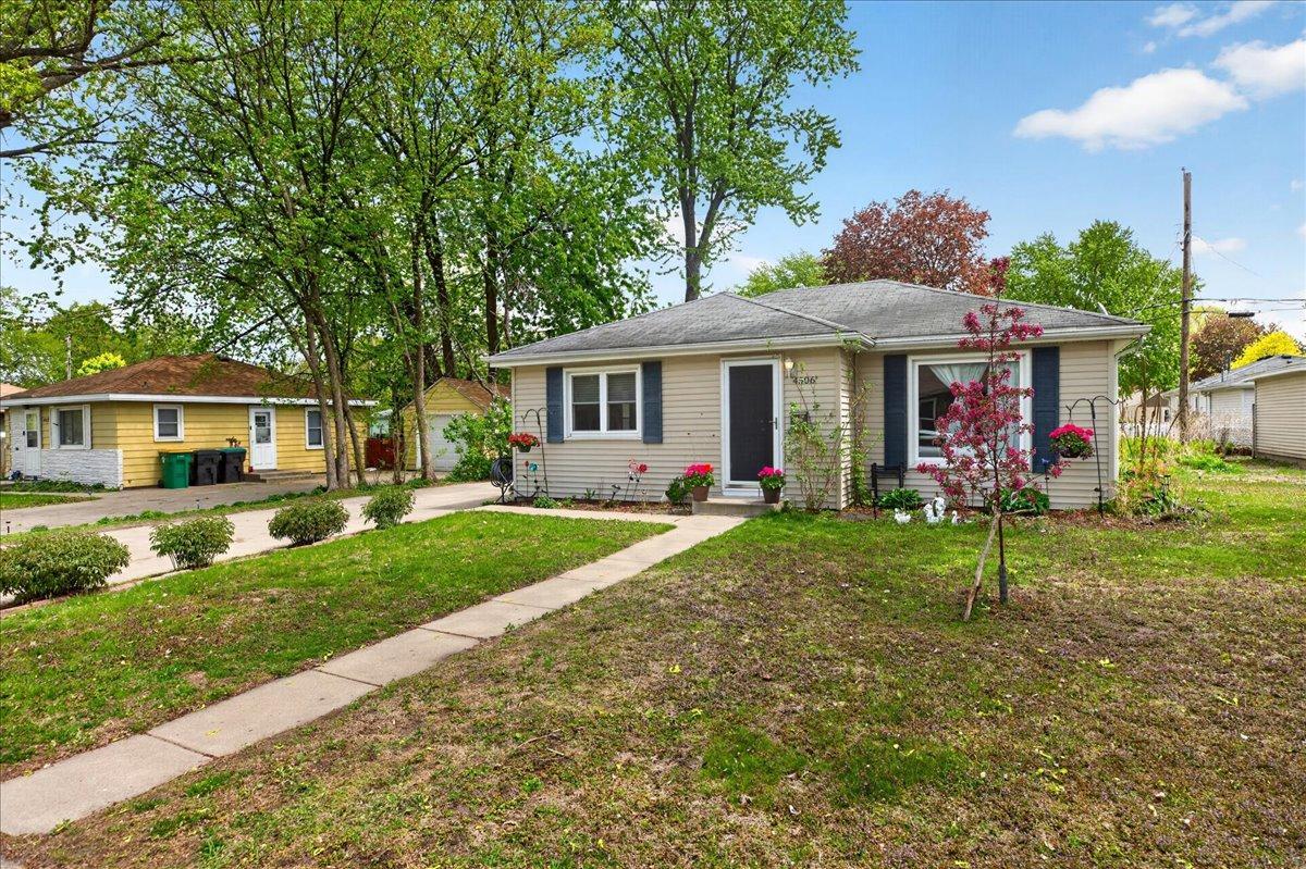 Photo of 4506 Yates Avenue N, Crystal, MN 55422