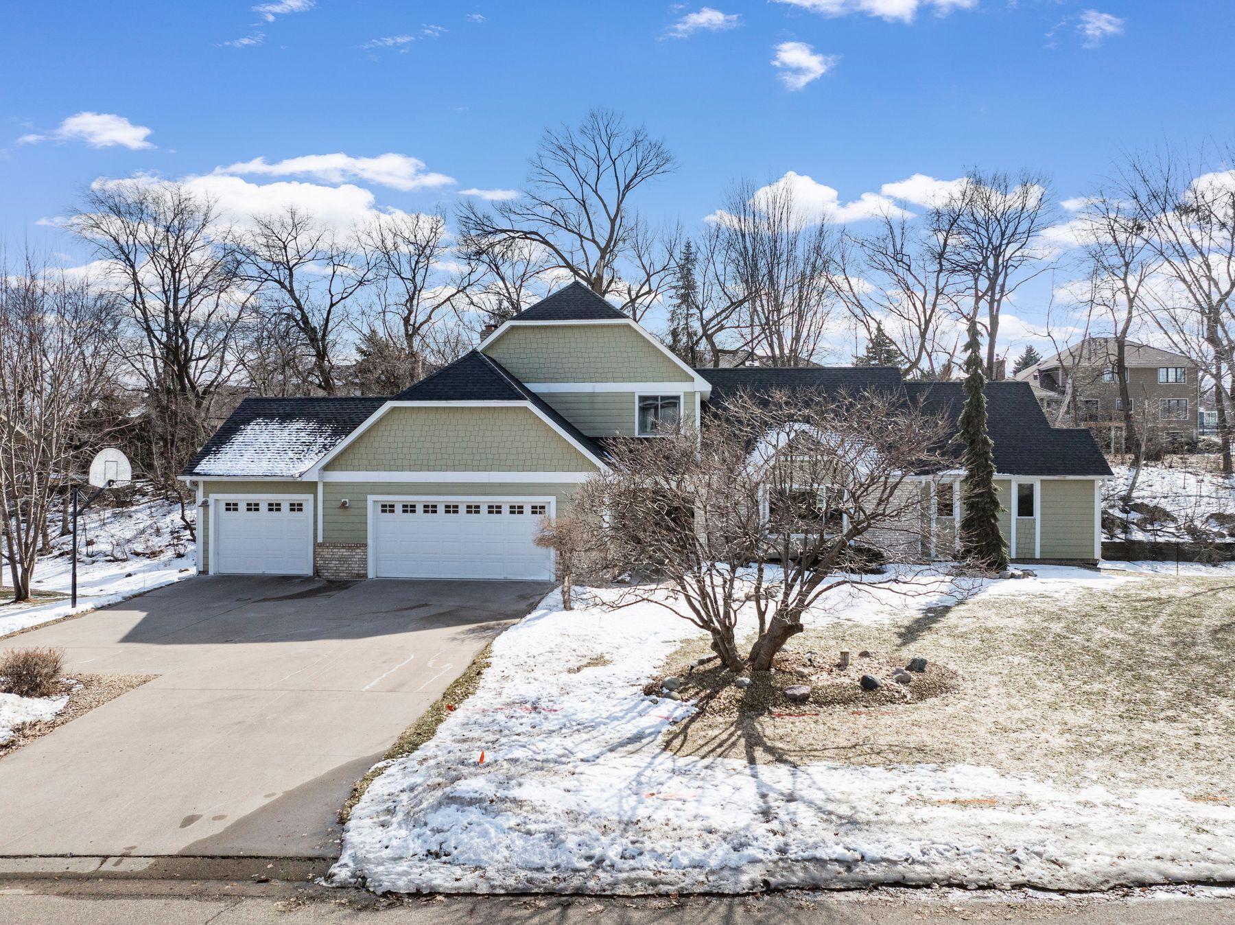Photo of 12405 45th Avenue N, Plymouth, MN 55442
