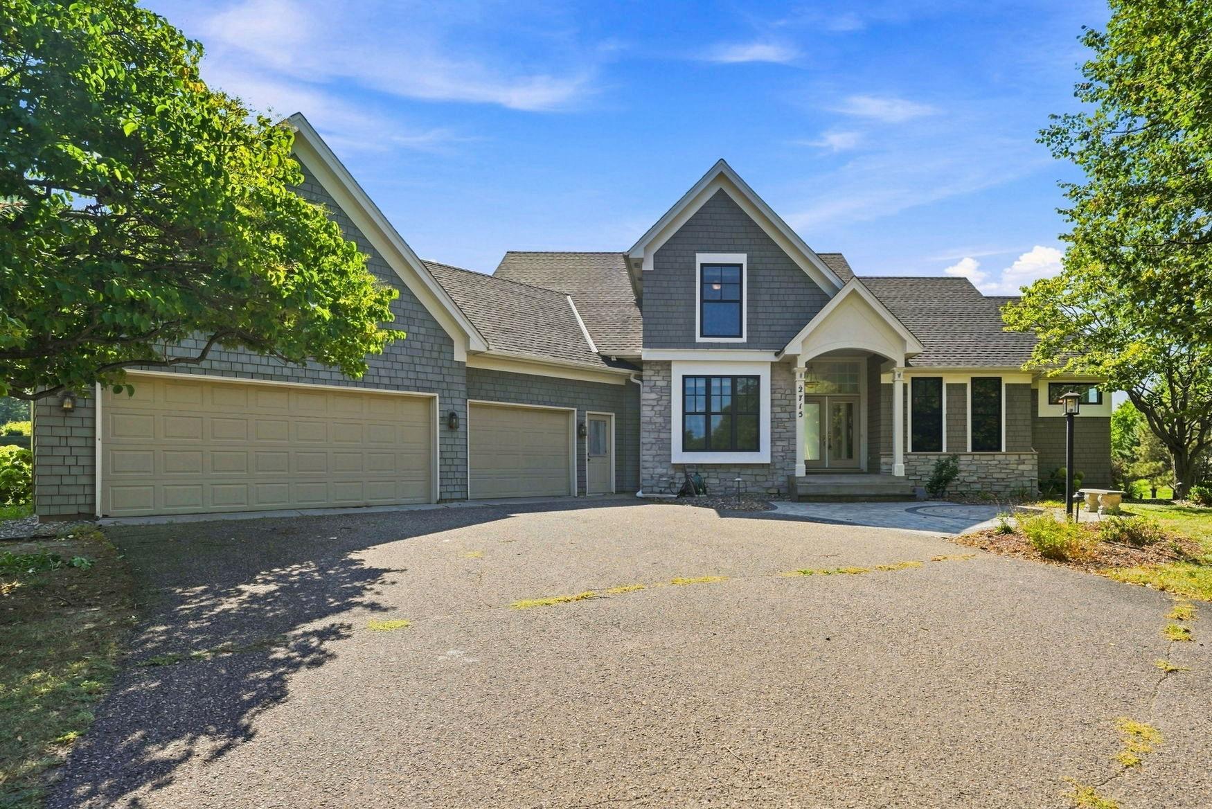 Photo of 2715 Edgewater Bay, Woodbury, MN 55125